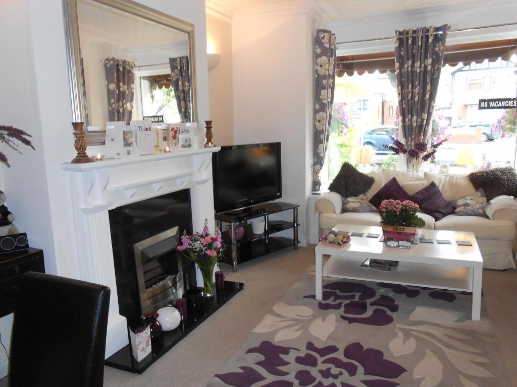 Guest house North Bay Scarborough